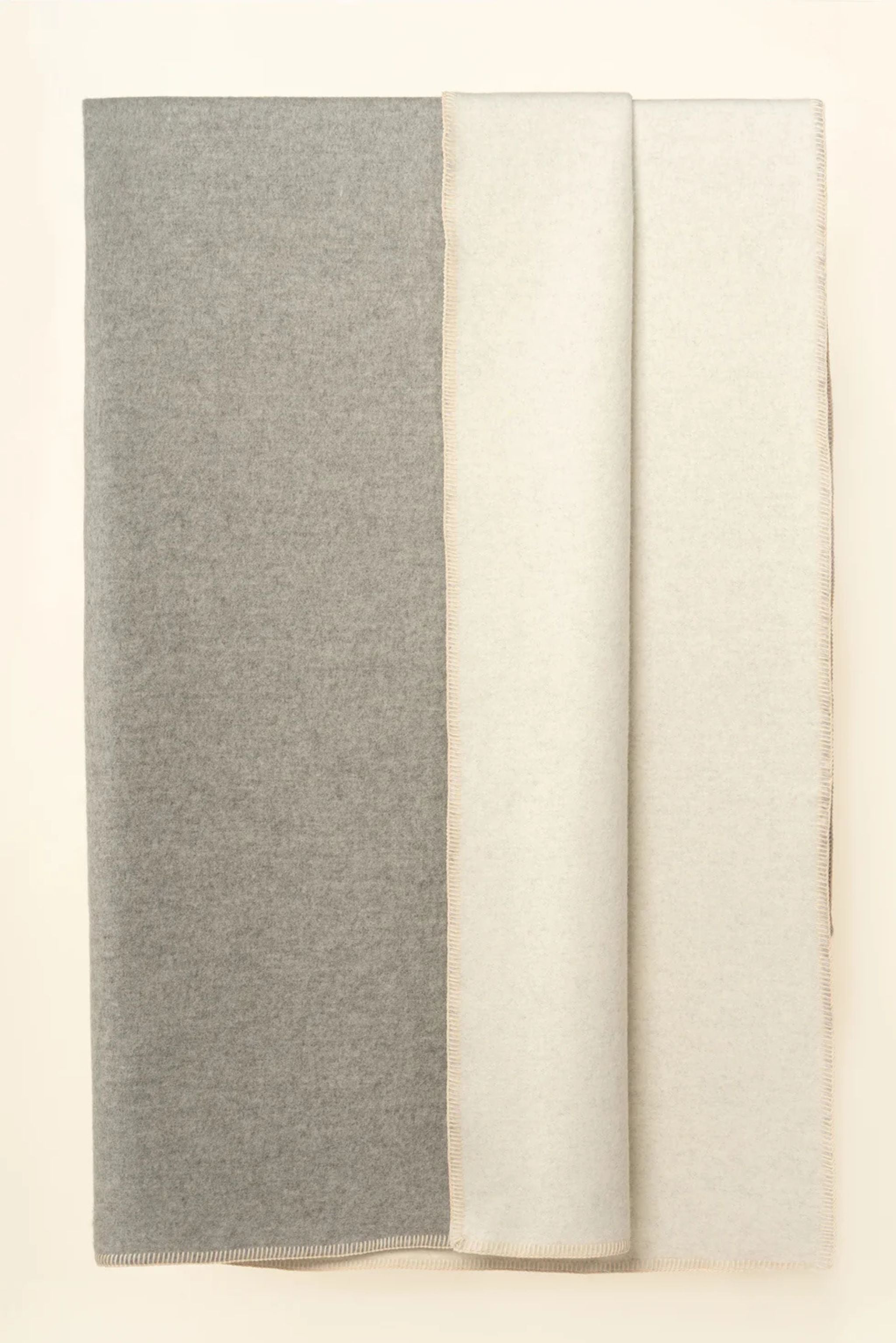 THE UNDYED REVERSIBLE BED BLANKET - ANDEALPA