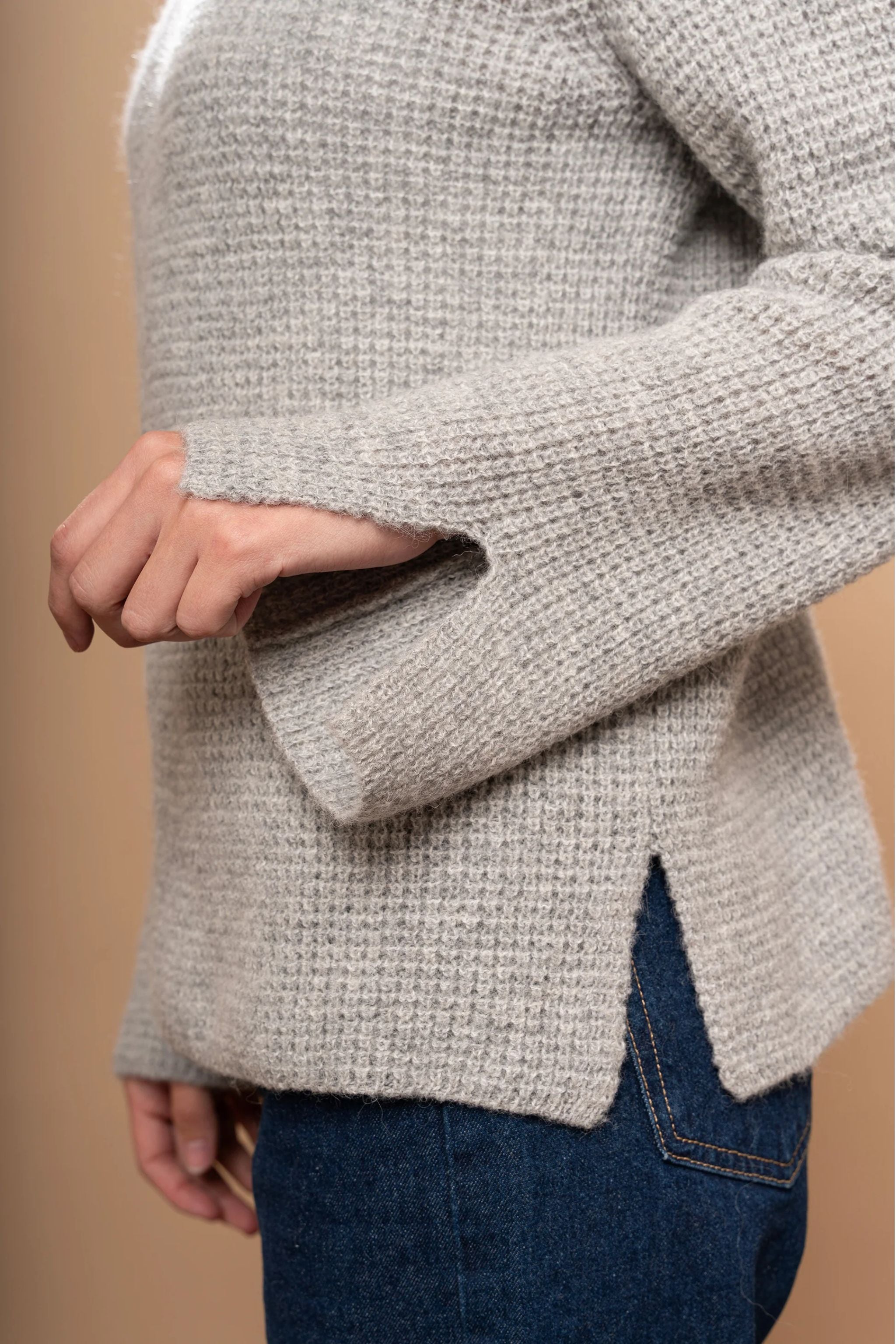 THE TURTLENECK SWEATER - ANDEALPA