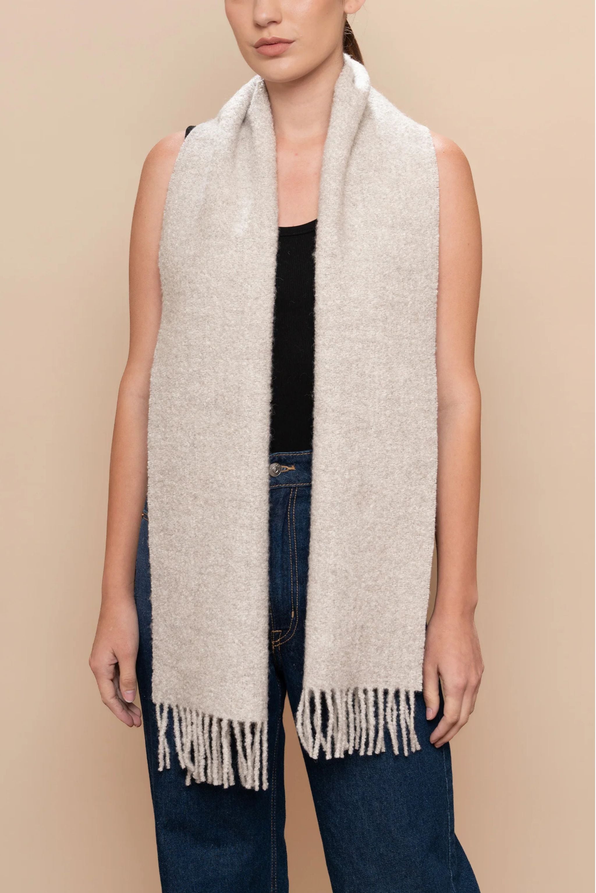 THE UNDYED BOUCLE SCARF - ANDEALPA